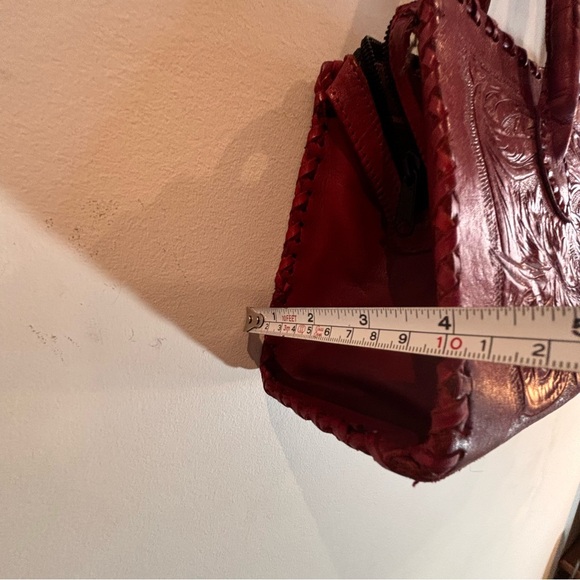 ALEXIS DAVID Tooled Leather Hand Shoulder Bag Deep Red Interior Pocket Floral - Picture 7 of 15